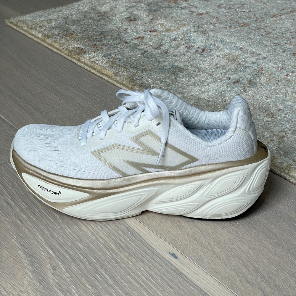 New Balance Fresh Foam More v5, White/Sea Salt, Size 6.5 - Picture 5 of 16